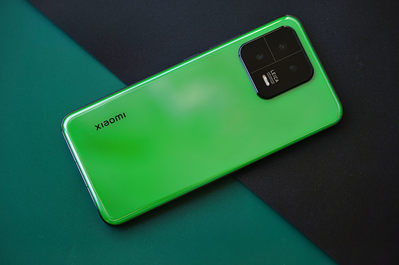 Xiaomi 13 first shown live in green